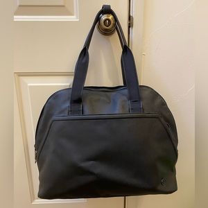 Lululemon workout/travel bag